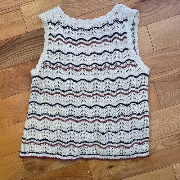 Yerse Scallop Knit Vest - Picture 2 of 4